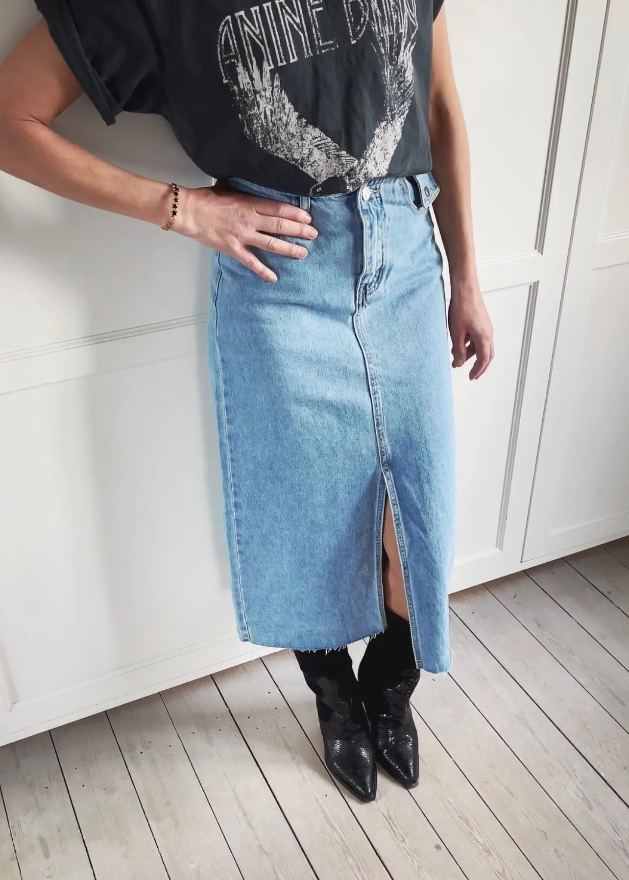 DENIM SKIRT - LIGHT BLUE