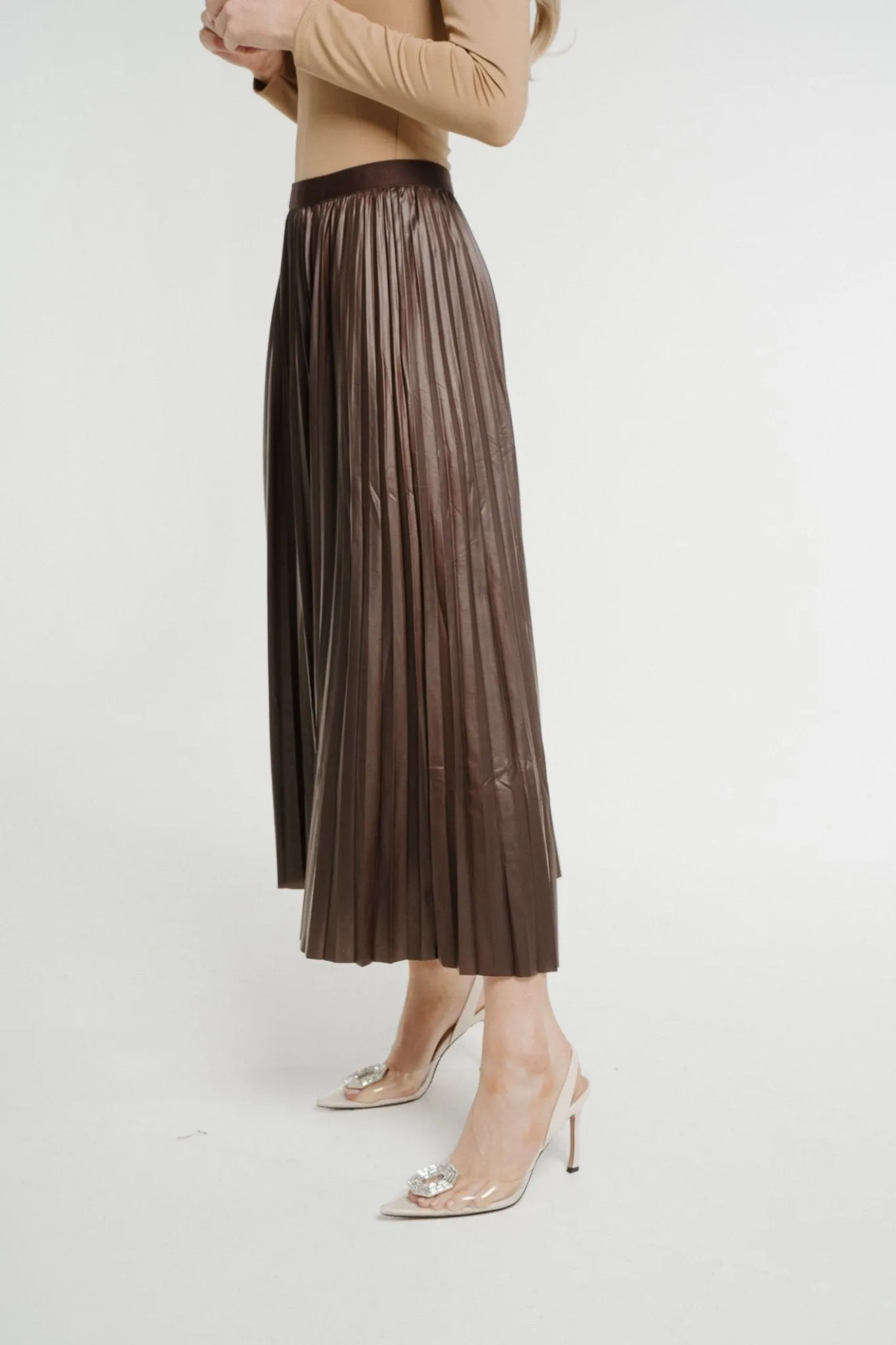 Jane Pleated Midi Skirt In Chocolate