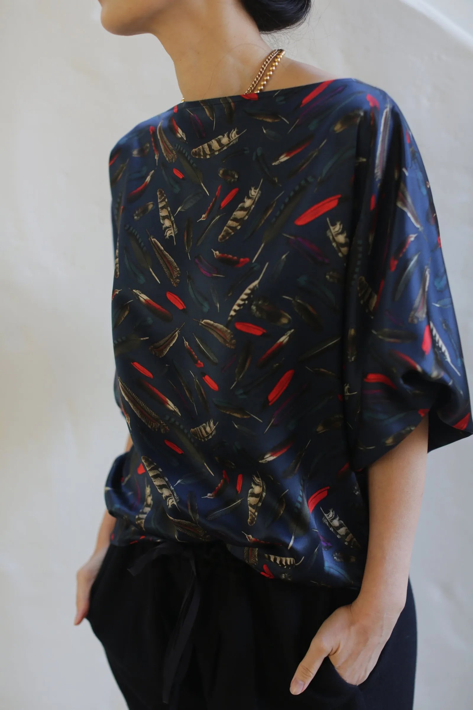 Silk Charmeuse Poppy Top | Feather Print Navy